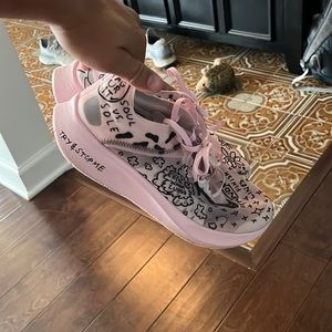 Nike limited editing “doodles” running shoe